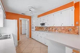 629 Williamsburg Ct, Granbury, TX 76048 - Photo 17