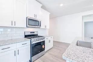 2421 Apex Ave, Grand Prairie, TX 75052 - Photo 9