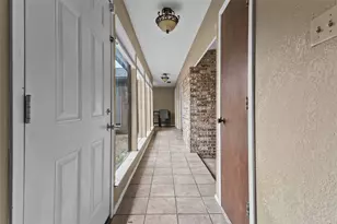 1104 Forest Ridge Dr, Bedford, TX 76022 - Photo 5