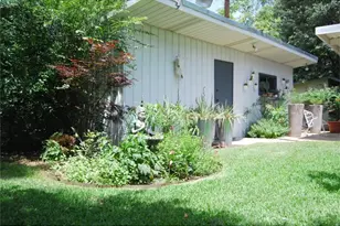 2212 Lipscomb St, Fort Worth, TX 76110 - Photo 11