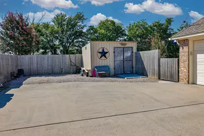 2424 Jolinda Lane, Whitesboro, TX 76273 - Photo 5