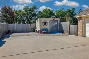 2424 Jolinda Ln, Whitesboro, TX 76273 - Photo 5