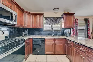 5701 Sea Breeze Ln, Fort Worth, TX 76135 - Photo 11