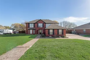 5701 Sea Breeze Ln, Fort Worth, TX 76135 - Photo 3