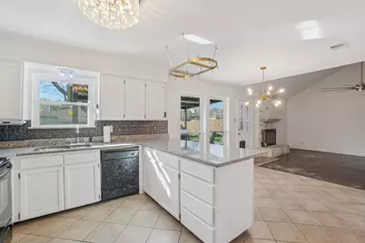 1105 Parkhill Avenue, Saginaw, TX 76179 - Photo 15