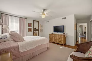 421 W Hazelwood Dr, Fort Worth, TX 76107 - Photo 21