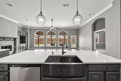 608 Walnut Hollow Drive, Mansfield, TX 76063 - Photo 15