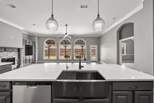 608 Walnut Hollow Dr, Mansfield, TX 76063 - Photo 15