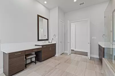 381 E Greenbriar Lane #501, Dallas, TX 75203 - Photo 19