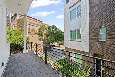 381 E Greenbriar Lane #501, Dallas, TX 75203 - Photo 9