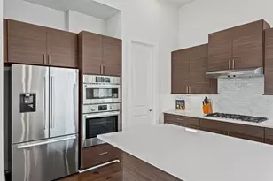 381 E Greenbriar Ln, Dallas, TX 75203 - Photo 13