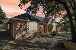 516 Shady Oaks Trail, Burleson, TX 76028 - Photo 1