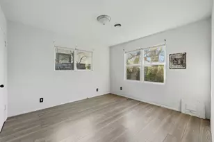 1044 E Cantey St, Fort Worth, TX 76104 - Photo 9