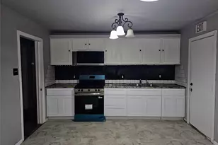 1044 E Cantey St, Fort Worth, TX 76104 - Photo 7