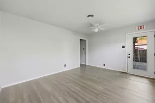 1044 E Cantey St, Fort Worth, TX 76104 - Photo 5
