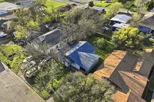 1044 E Cantey St, Fort Worth, TX 76104 - Photo 13
