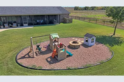 1150 Lone Star Road, Bowie, TX 76230 - Photo 11