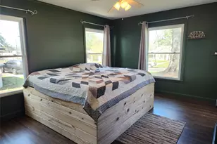 319 E Hubbard St, Lindale, TX 75771 - Photo 9