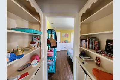 319 E Hubbard Street, Lindale, TX 75771 - Photo 13