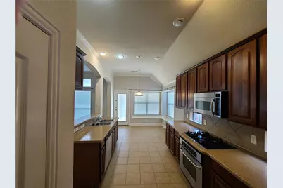 9729 Stripling Drive, Fort Worth, TX 76244 - Photo 7