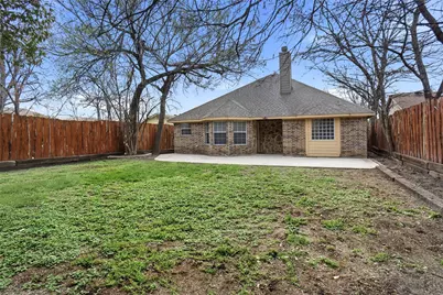 8102 Melrose Street E, White Settlement, TX 76108 - Photo 21