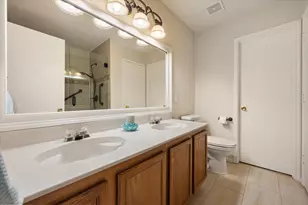 2139 Hacienda Ct, Grand Prairie, TX 75052 - Photo 21