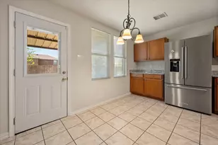 2139 Hacienda Ct, Grand Prairie, TX 75052 - Photo 17