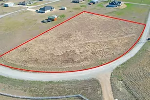 301 Marshall Cir, Whitewright, TX 75491 - Photo 1