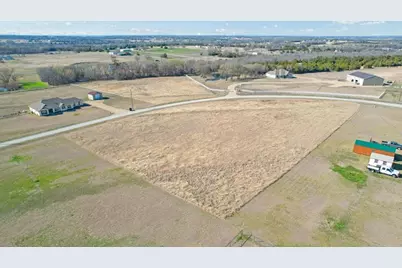 301 Marshall Circle, Whitewright, TX 75491 - Photo 9