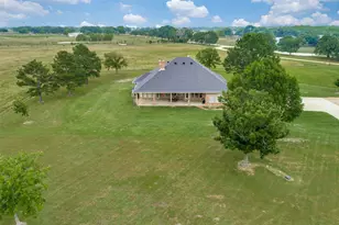 12198 Bell Rd, Pilot Point, TX 76258 - Photo 37