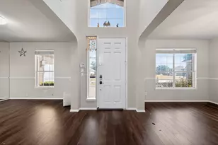 205 Lake Village Dr, McKinney, TX 75071 - Photo 5