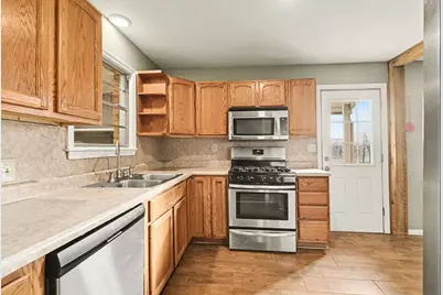 108 N Cherry Lane, Granbury, TX 76048 - Photo 7