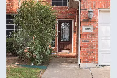 1212 Badbury Lane, Grand Prairie, TX 75052 - Photo 3