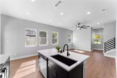 612 N Robinson Street, Cleburne, TX 76031 - Photo 13