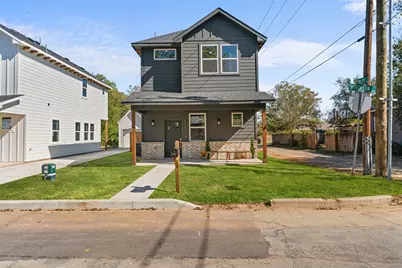 612 N Robinson Street, Cleburne, TX 76031 - Photo 1