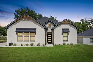 1832 S Park Ave, Denison, TX 75020 - Photo 1