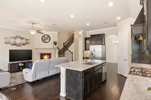 800 River Oak Ave, Euless, TX 76039 - Photo 9