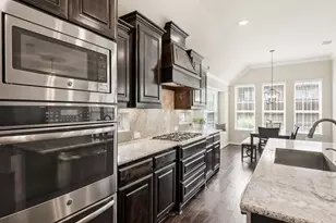 800 River Oak Ave, Euless, TX 76039 - Photo 9