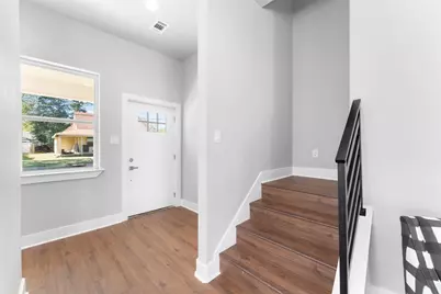 612 1/2 N Robinson Street, Cleburne, TX 76031 - Photo 3