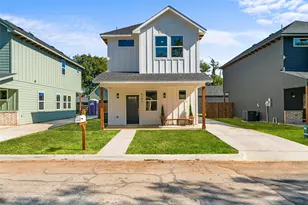 612 1/2 N Robinson St, Cleburne, TX 76031 - Photo 1