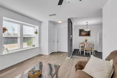 1321 Parkway Court, Arlington, TX 76010 - Photo 7