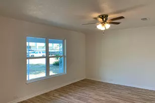 820 W Crawford St, Denison, TX 75020 - Photo 3