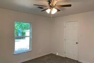820 W Crawford St, Denison, TX 75020 - Photo 13