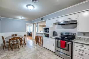 3928 Menzer Rd, Fort Worth, TX 76103 - Photo 13