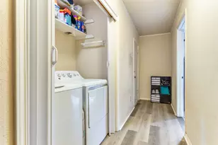 3928 Menzer Rd, Fort Worth, TX 76103 - Photo 15