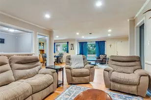 3928 Menzer Rd, Fort Worth, TX 76103 - Photo 9