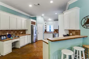 217 Woodbine Dr, Burleson, TX 76028 - Photo 11