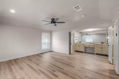 3714 Kiest Knoll Drive, Dallas, TX 75233 - Photo 17