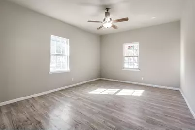 410 S Grand Avenue, Gainesville, TX 76240 - Photo 15