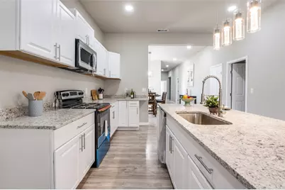 410 S Grand Avenue, Gainesville, TX 76240 - Photo 13